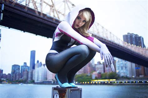 spider-gwen lewd